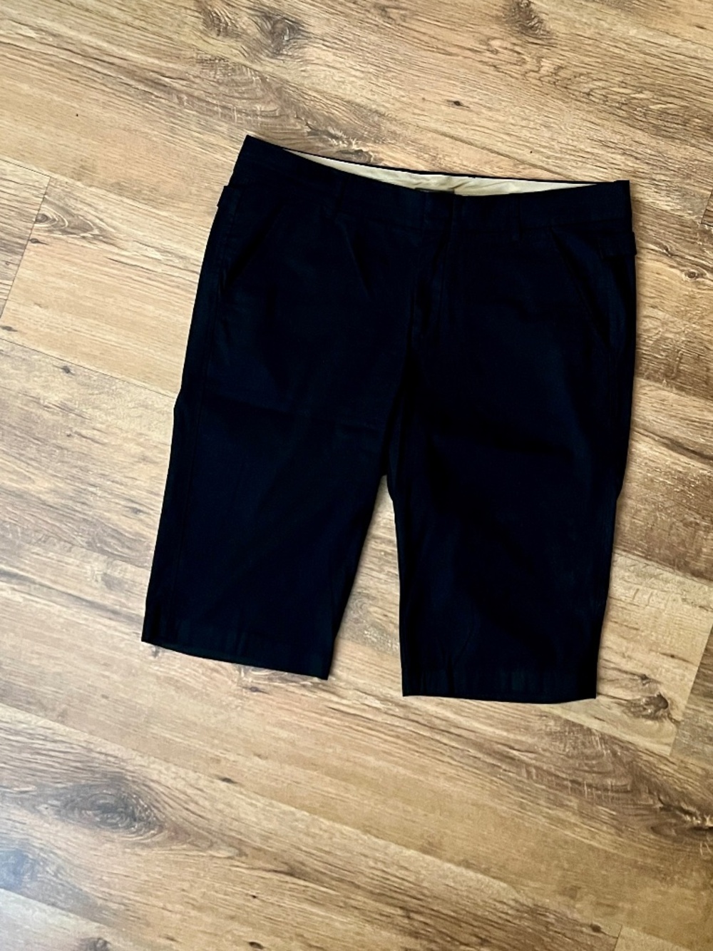 Vince Bermuda side buckle Black 12 Mint
